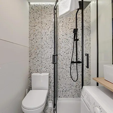 Campus Apartment *